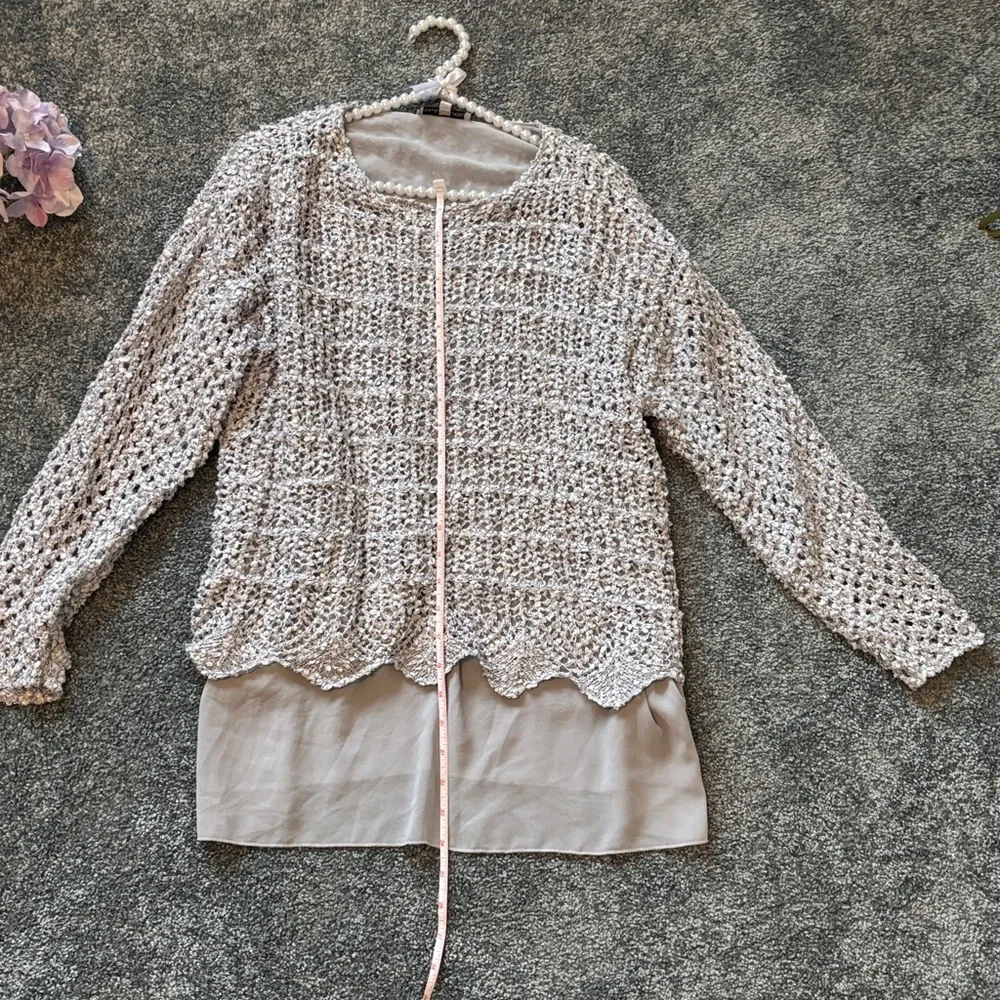 Ladies silver dressy Sweater. Sz L - Picture 4 of 12